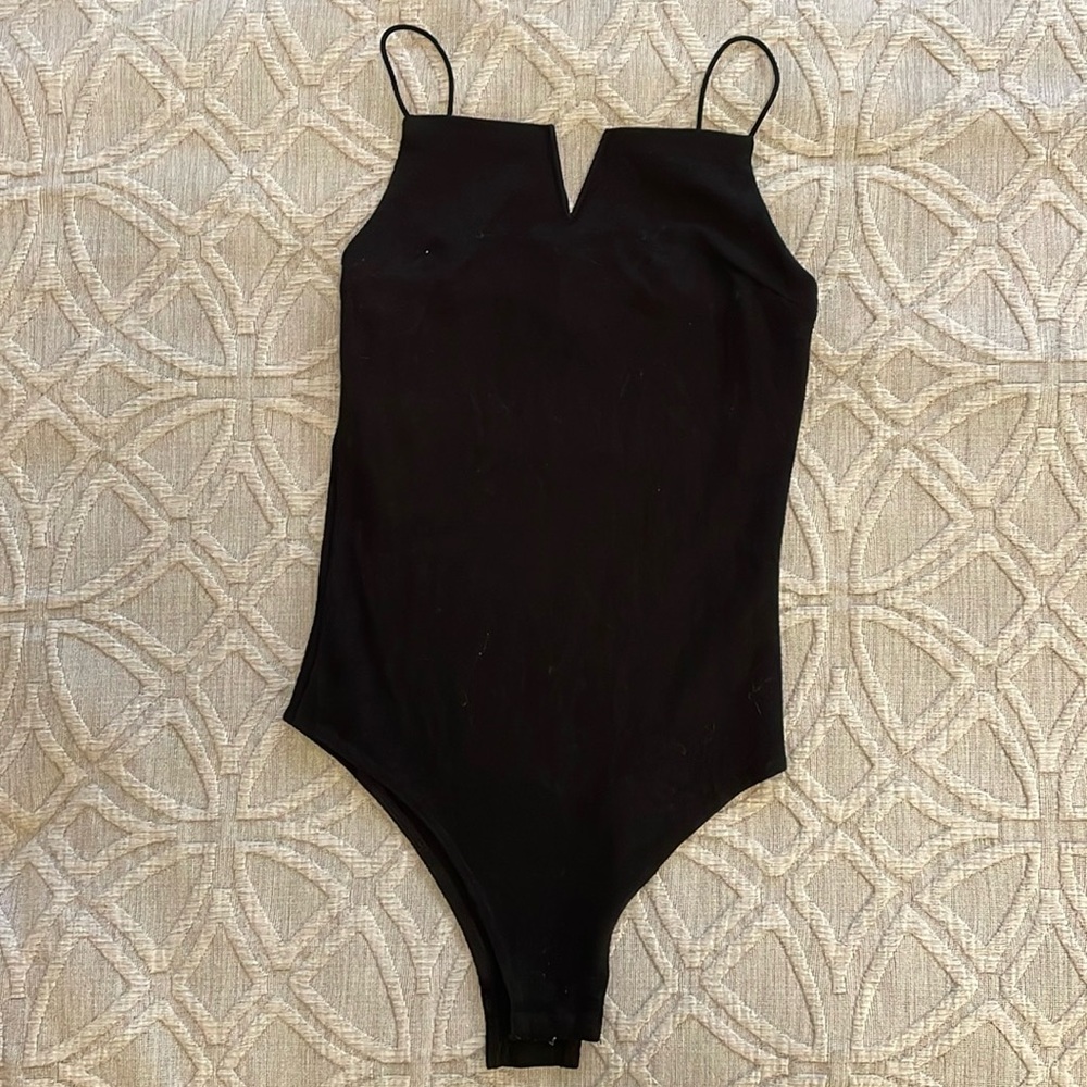 Black v going out bodysuit ♠️